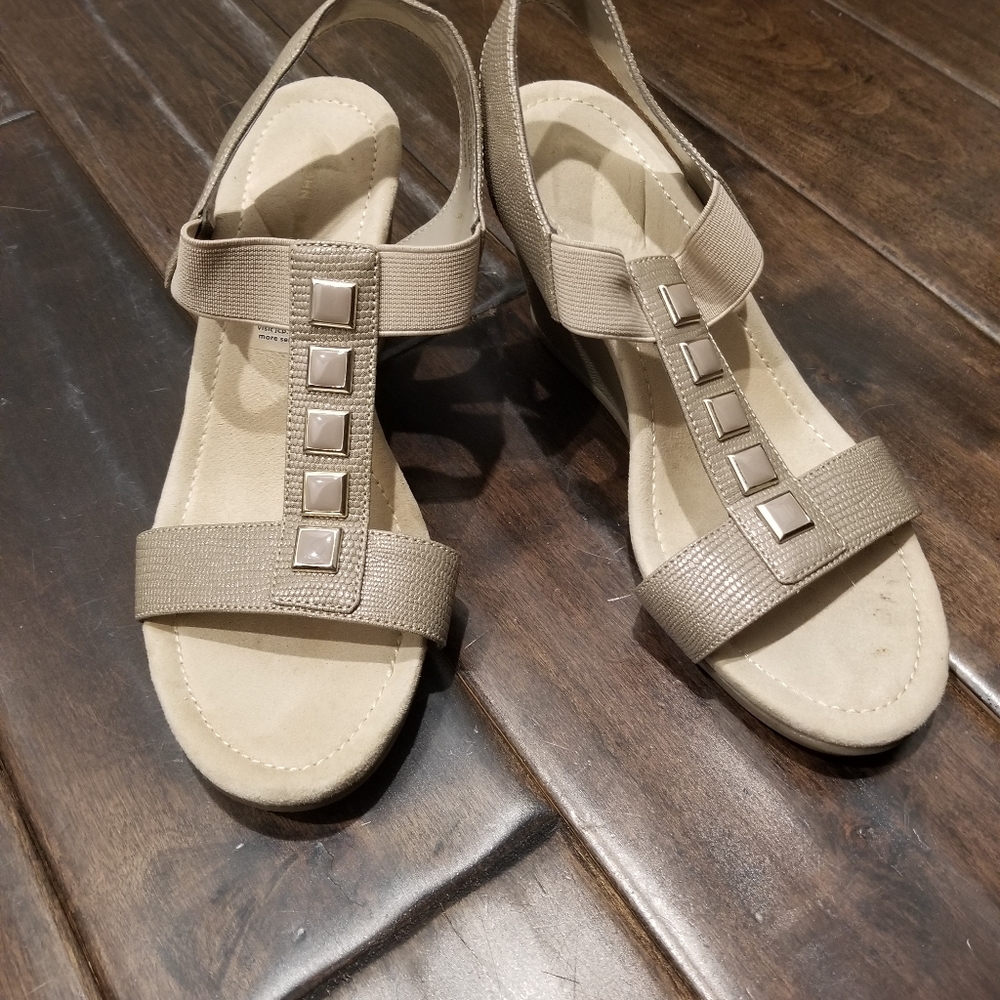 Size 7.5 wedges